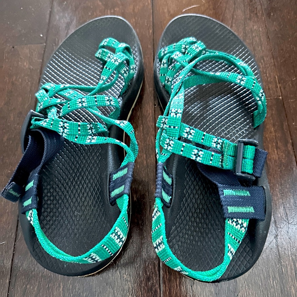 Adjustable z strap Chaco sandals